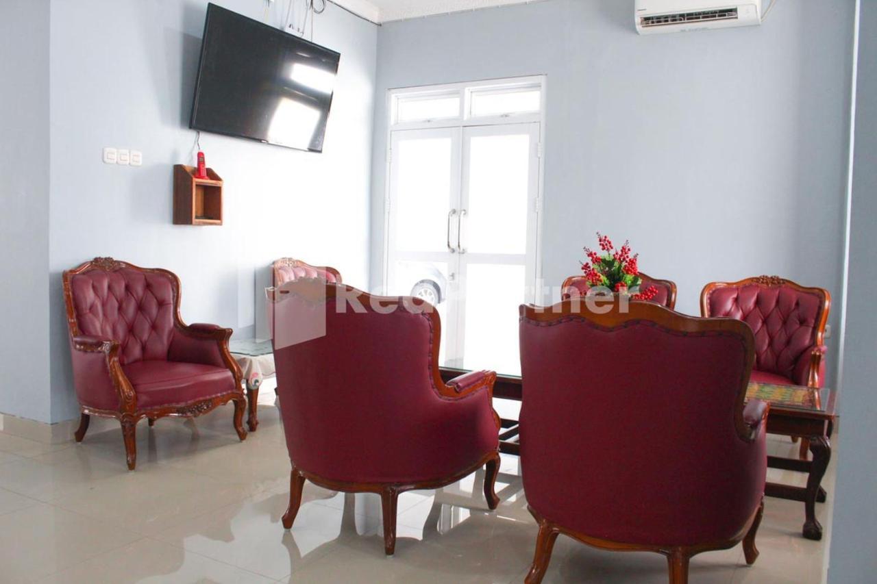 Brahma Hotel Mitra Reddoorz Jakarta Kültér fotó