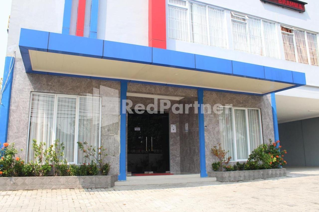 Brahma Hotel Mitra Reddoorz Jakarta Kültér fotó