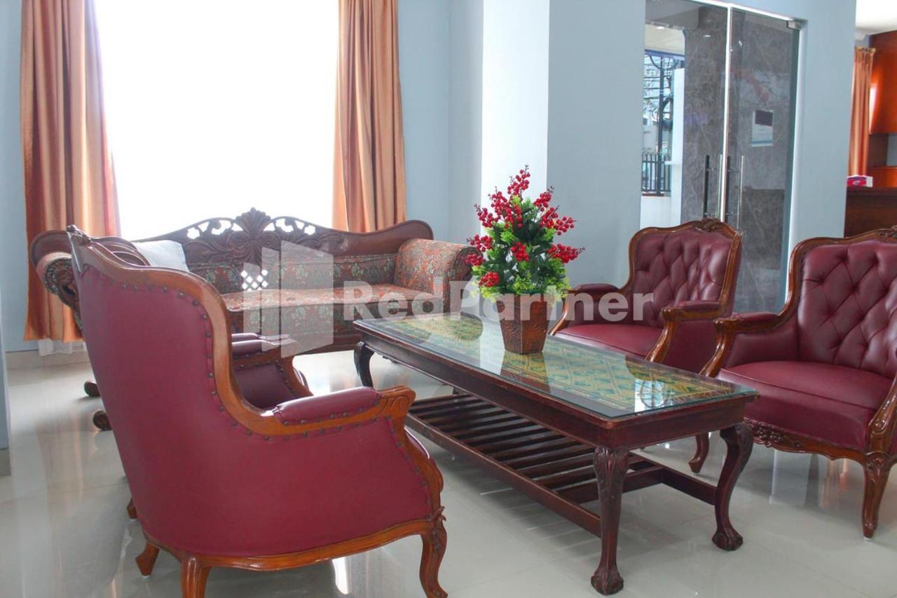 Brahma Hotel Mitra Reddoorz Jakarta Kültér fotó
