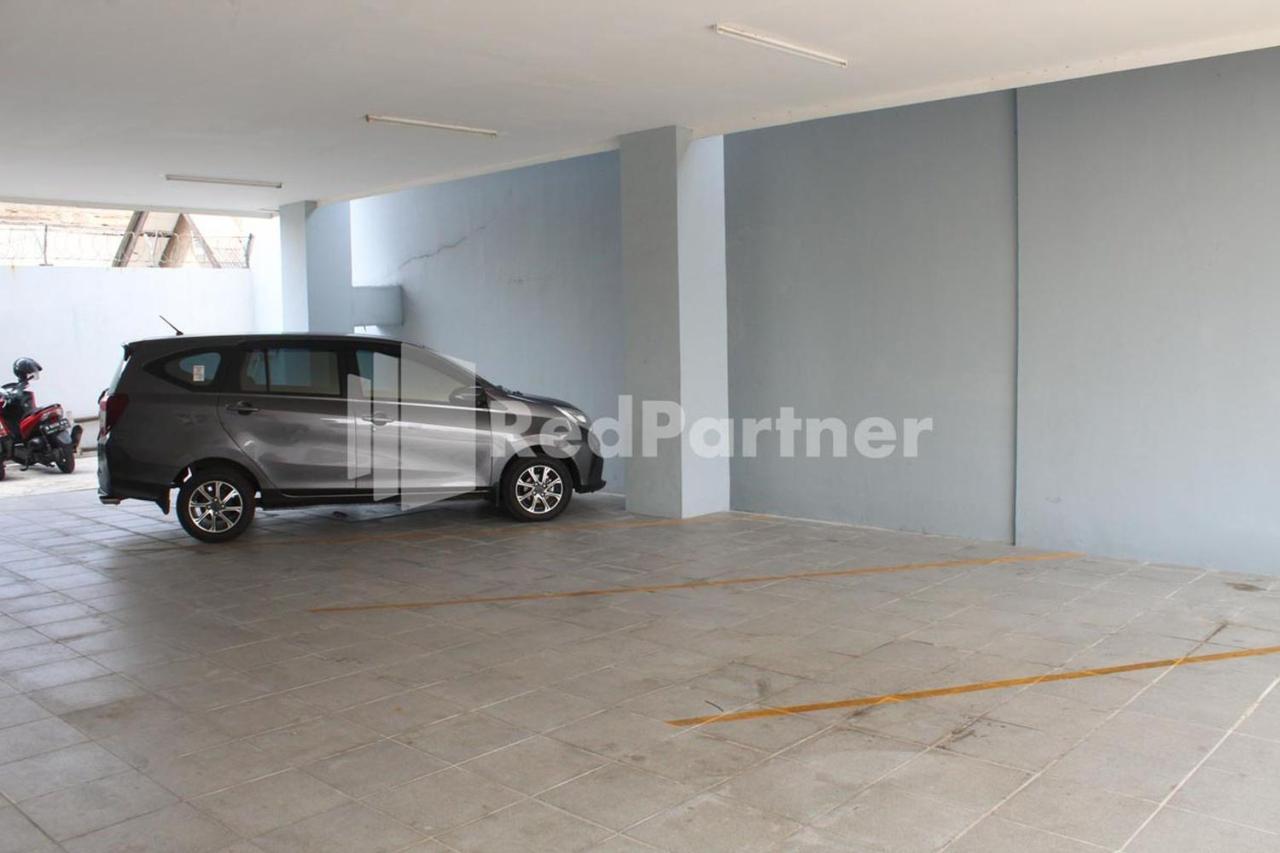 Brahma Hotel Mitra Reddoorz Jakarta Kültér fotó