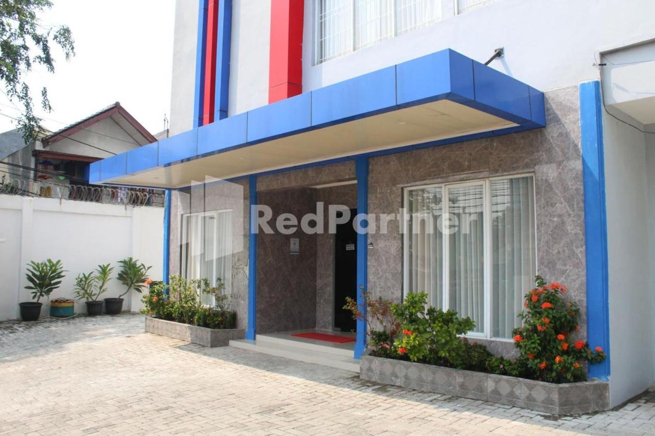 Brahma Hotel Mitra Reddoorz Jakarta Kültér fotó