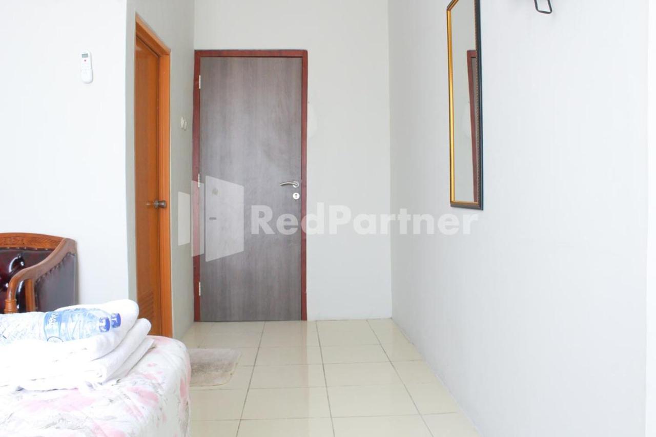 Brahma Hotel Mitra Reddoorz Jakarta Kültér fotó
